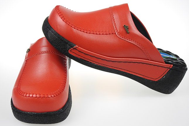 Syrmed, bezpieczne ostrza chirurgiczne, cieplarki medyczne, dekontaminacja sal operacyjnych, dezynfekcja sal operacyjnych, kontenery sterylizacyjne, lampy operacyjne, łóżka szpitalne, meble medyczne, sterylna jednorazowa bielizna operacyjna, sterylne obłożenia chirurgiczne, stoły operacyjne, narzędzia chirurgiczne