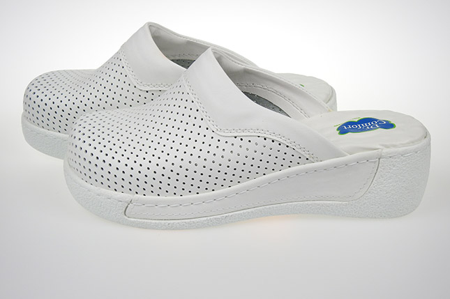 Syrmed, bezpieczne ostrza chirurgiczne, cieplarki medyczne, dekontaminacja sal operacyjnych, dezynfekcja sal operacyjnych, kontenery sterylizacyjne, lampy operacyjne, łóżka szpitalne, meble medyczne, sterylna jednorazowa bielizna operacyjna, sterylne obłożenia chirurgiczne, stoły operacyjne, narzędzia chirurgiczne