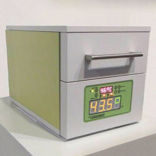 Syrmed, bezpieczne ostrza chirurgiczne, cieplarki medyczne, dekontaminacja sal operacyjnych, dezynfekcja sal operacyjnych, kontenery sterylizacyjne, lampy operacyjne, łóżka szpitalne, meble medyczne, sterylna jednorazowa bielizna operacyjna, sterylne obłożenia chirurgiczne, stoły operacyjne, narzędzia chirurgiczne